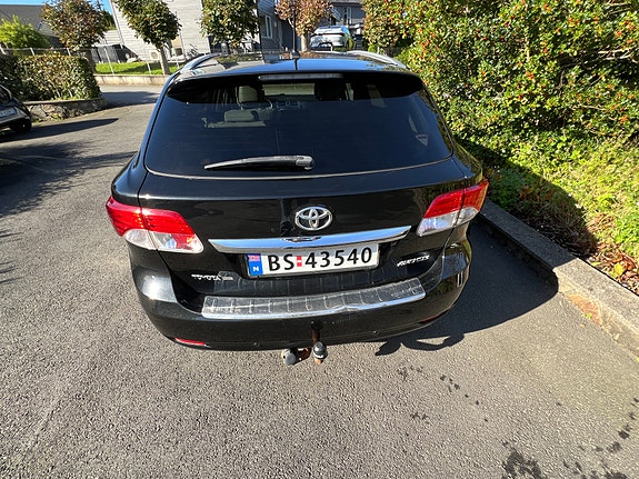 Toyota Avensis 4 of 14
