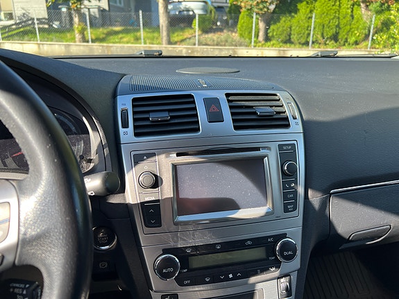 Toyota Avensis 9 of 14