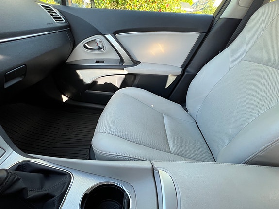 Toyota Avensis 8 of 14