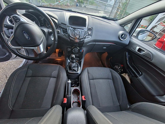 Ford Fiesta 7 of 17