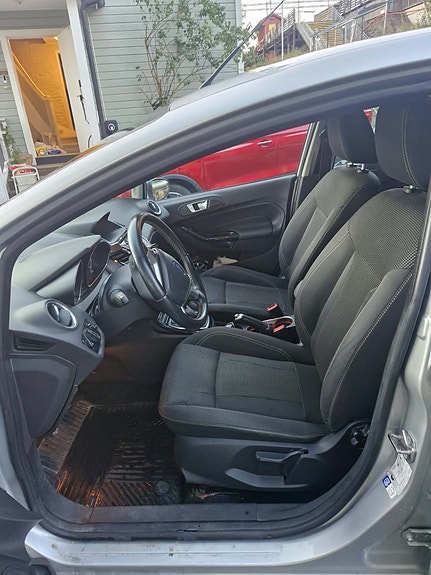 Ford Fiesta 11 of 17