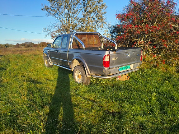 Ford Ranger 2 of 4