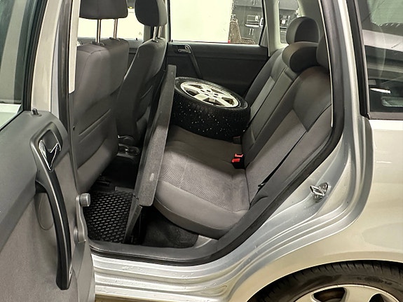 Volkswagen Polo 16 of 27