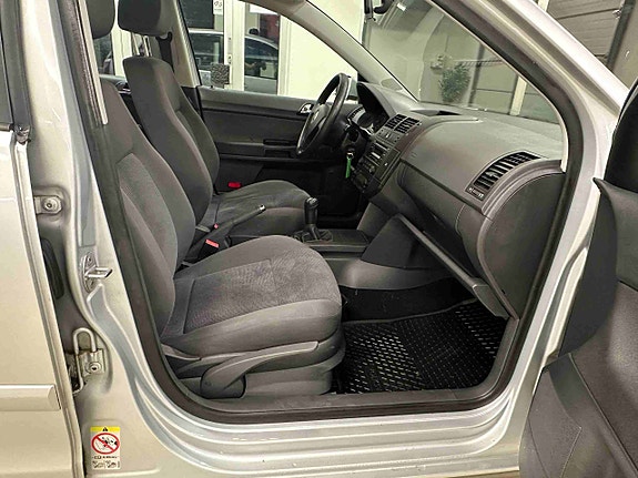 Volkswagen Polo 19 of 27