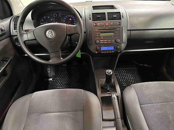 Volkswagen Polo 14 of 27