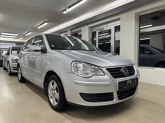 Volkswagen Polo 2 of 27