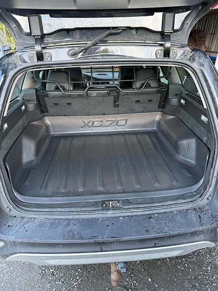 Volvo XC70 12 of 17