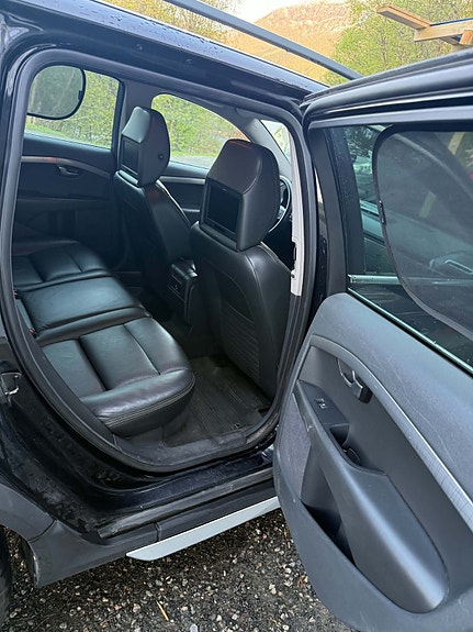 Volvo XC70 9 of 17
