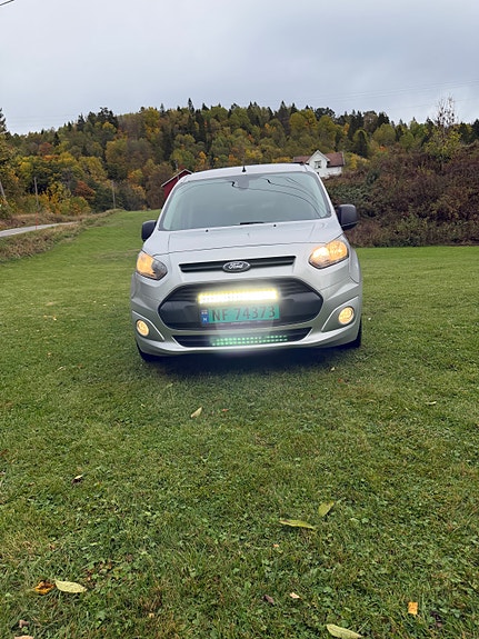 Ford Transit Connect 7 of 24