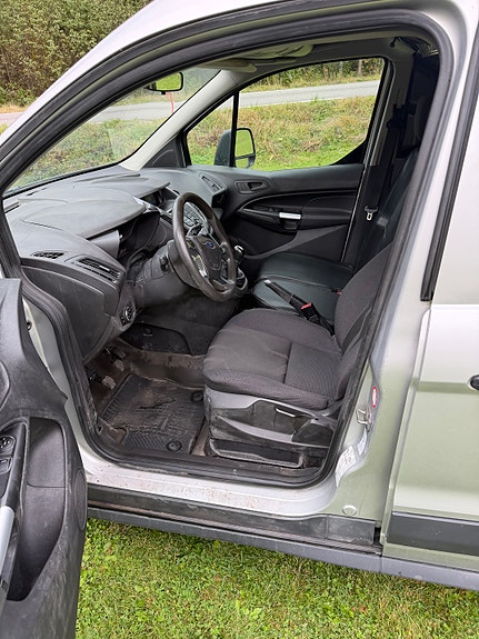 Ford Transit Connect 10 of 24