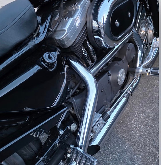 Harley-Davidson XL 883C Custom 14 of 15