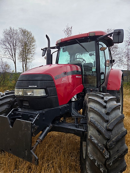 CASE IH MXU 135 Pro 2 of 30