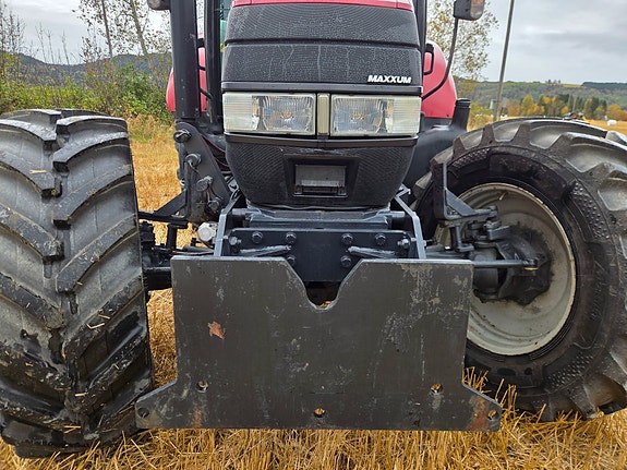 CASE IH MXU 135 Pro 3 of 30