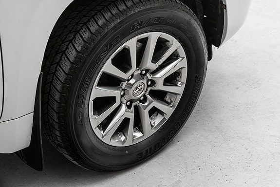 Toyota Land Cruiser 9 of 26
