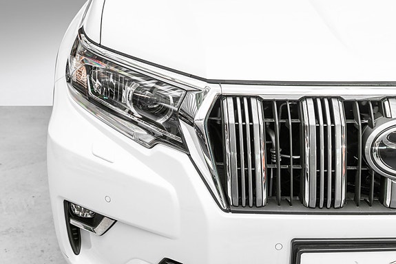 Toyota Land Cruiser 7 of 26