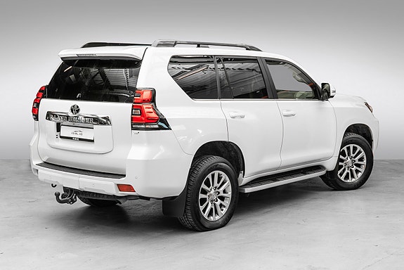 Toyota Land Cruiser 2 of 26