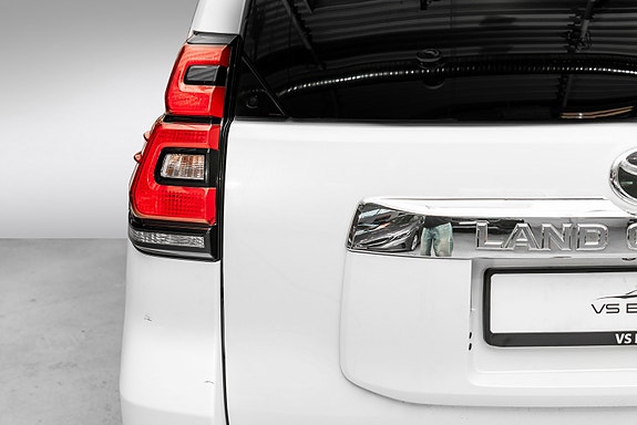 Toyota Land Cruiser 8 of 26
