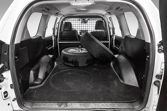 Toyota Land Cruiser 17 of 26