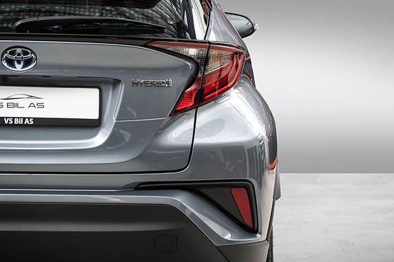 Toyota C-HR 6 of 24