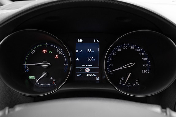 Toyota C-HR 18 of 24