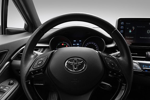 Toyota C-HR 17 of 24
