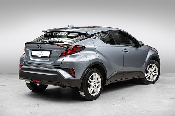 Toyota C-HR 7 of 24