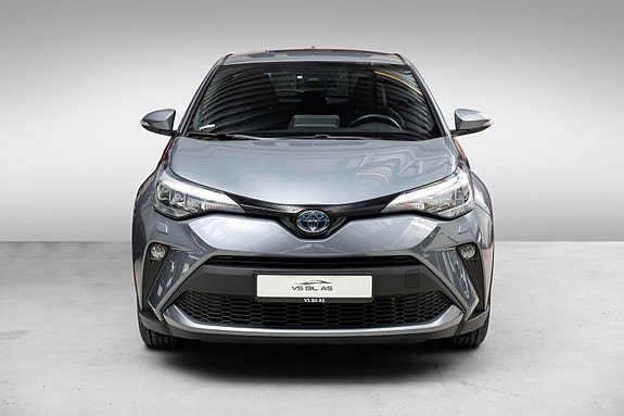 Toyota C-HR 3 of 24