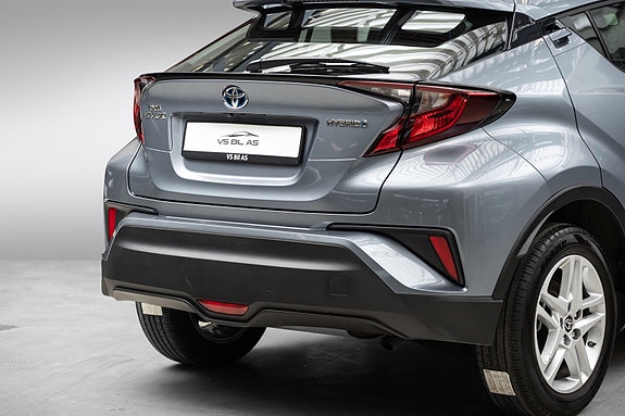 Toyota C-HR 8 of 24
