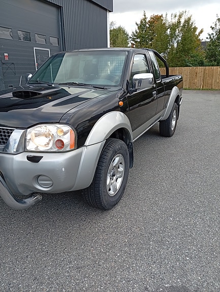 Nissan King Cab 3 of 26