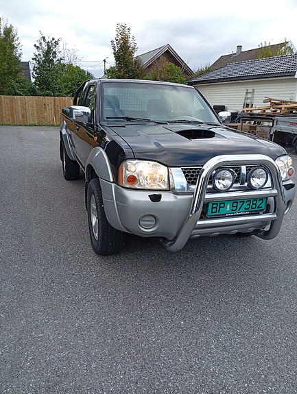 Nissan King Cab 2 of 26