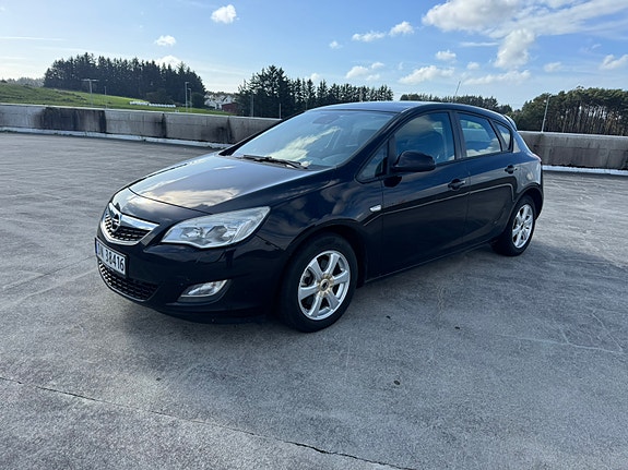 Opel Astra 8 of 12