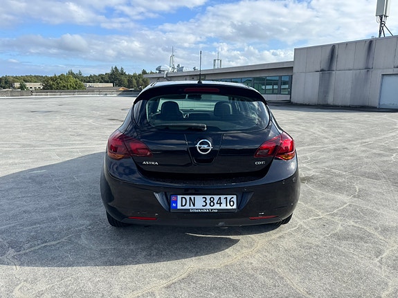 Opel Astra 6 of 12