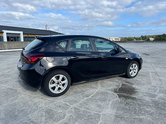 Opel Astra 4 of 12