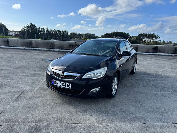 Opel Astra 9 of 12