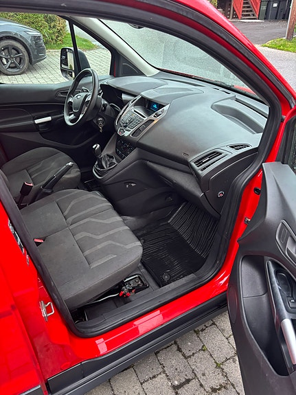 Ford Transit Connect 19 of 26