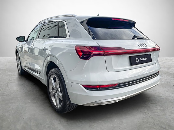 Audi e-tron 2 of 26