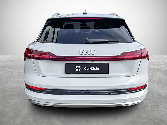 Audi e-tron 3 of 26