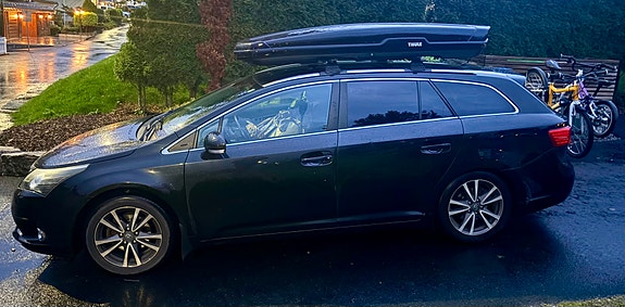 Toyota Avensis 2 of 6