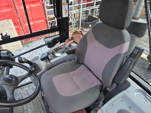 Cat 908H 9 of 10