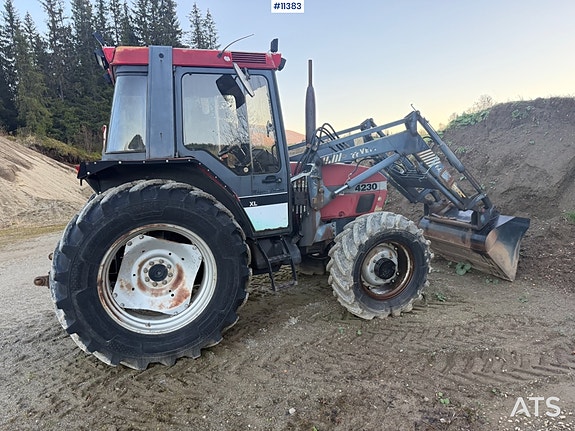 1996 CASE International 4230 Xl 4x4 m/frontlaster 9 of 30