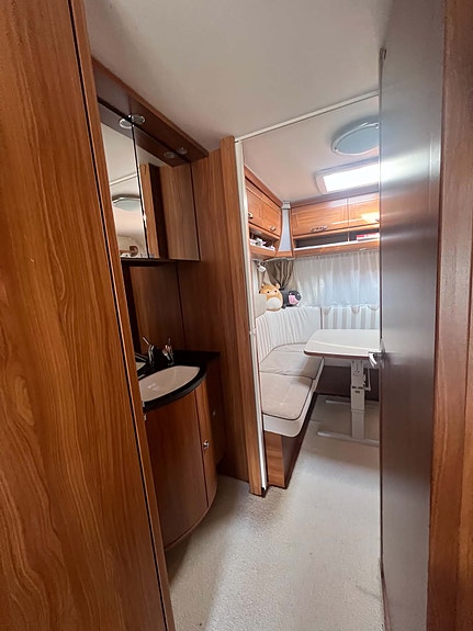 Dethleffs 740 Nomad Alde Snow 10 of 30