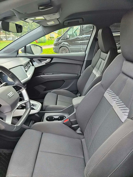 Audi Q4 e-tron 2 of 15