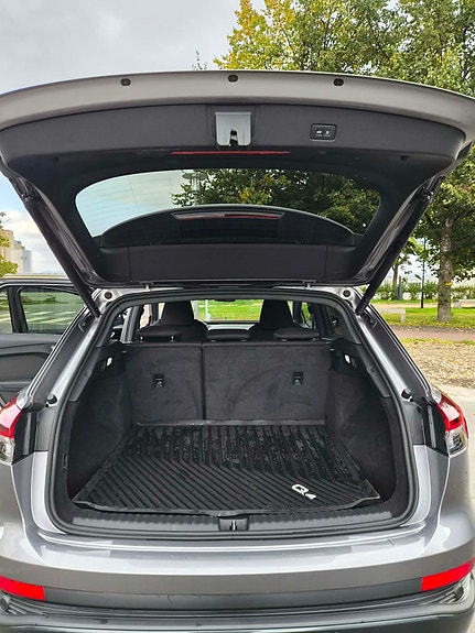 Audi Q4 e-tron 7 of 15