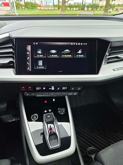 Audi Q4 e-tron 8 of 15