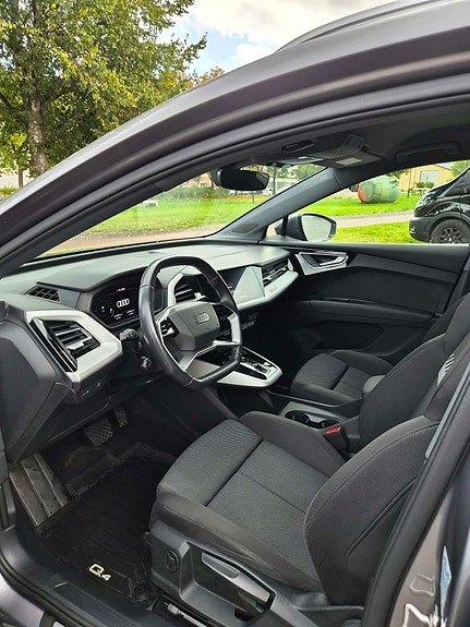 Audi Q4 e-tron 12 of 15