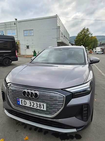 Audi Q4 e-tron 5 of 15
