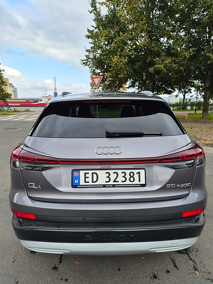 Audi Q4 e-tron 6 of 15