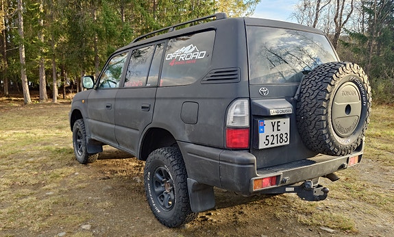 Toyota Land Cruiser 9 of 30
