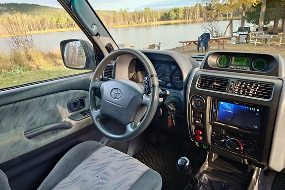 Toyota Land Cruiser 18 of 30
