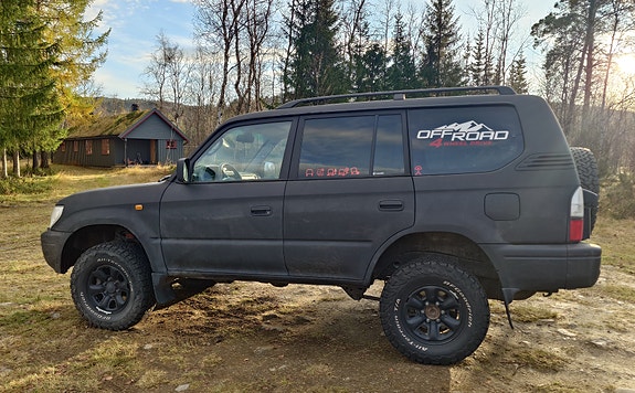 Toyota Land Cruiser 8 of 30